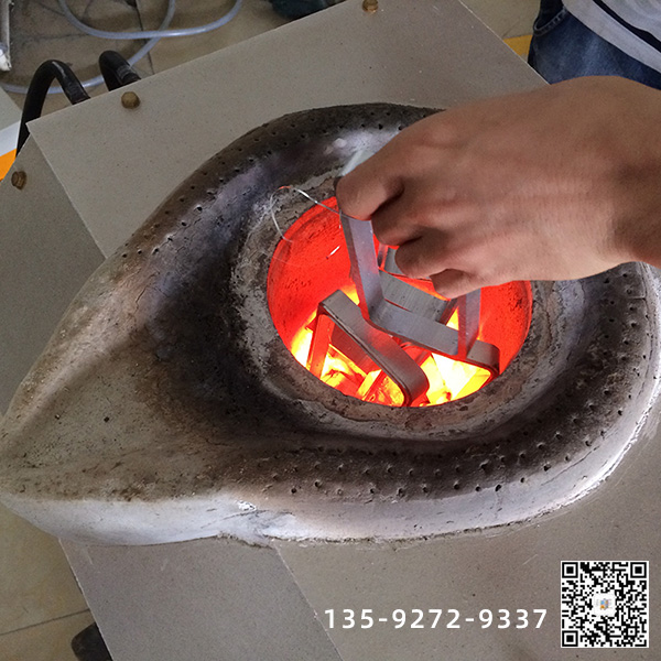 高頻加熱設(shè)備打樣 高頻加熱設(shè)備一樣可以用來做熔煉爐(圖2)