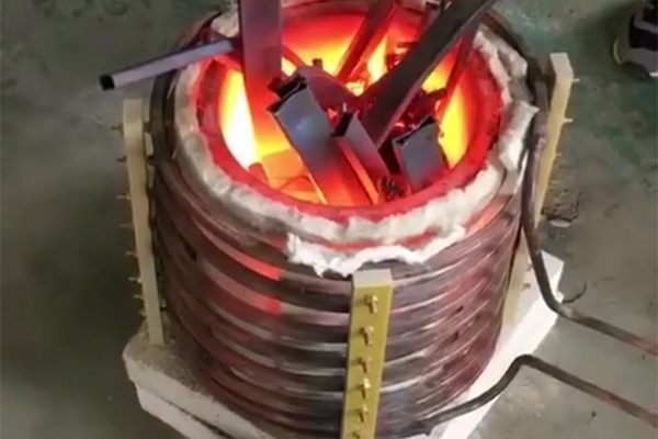 小型中頻熔煉爐調(diào)試