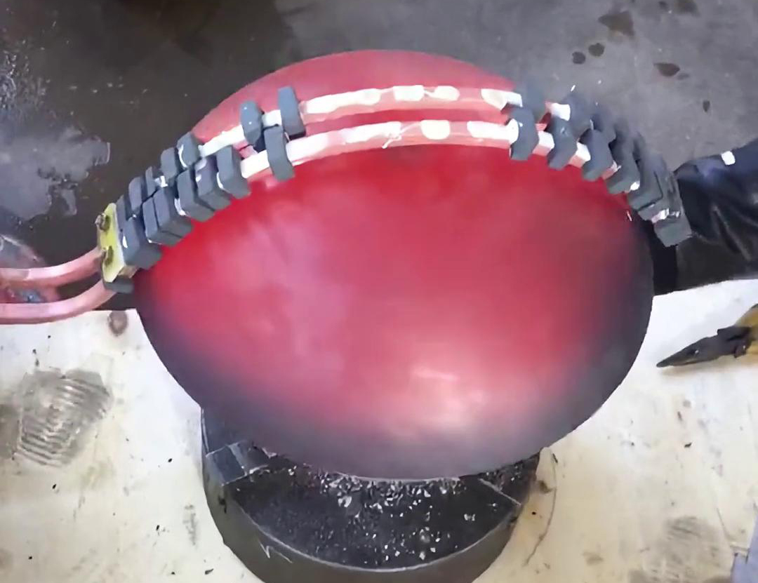 高頻退火可以提高鍋蓋的硬度和強度，增強其抗壓和耐沖擊性能，從而提升壓力鍋的安全性和使用壽命