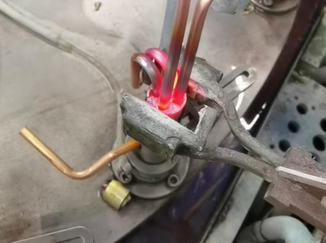 雙工位高頻焊機在焊接工藝中具有廣泛的應用前景(圖1)