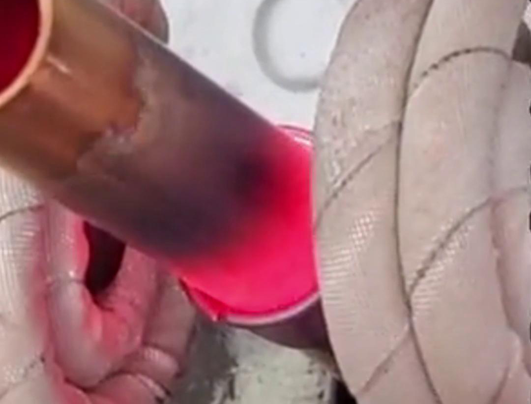 手持式高頻機銅件焊接是一種高效、精確的焊接方法，適用于銅材料的局部加熱和焊接(圖1)