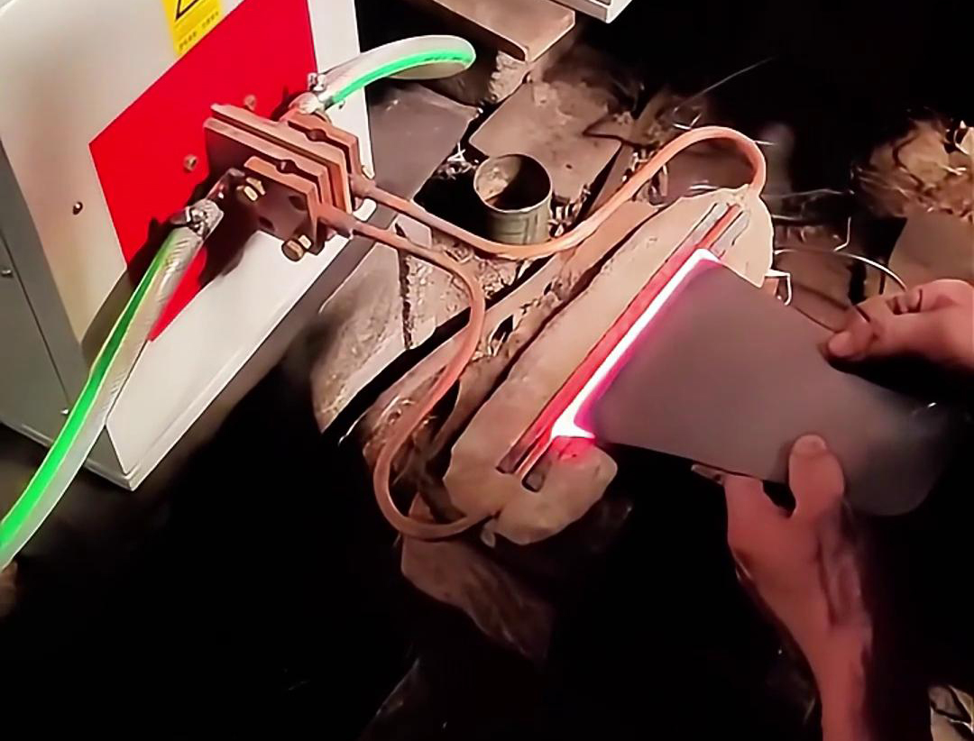 刀口刃口淬火熱處理，就選超高頻淬火機(jī)