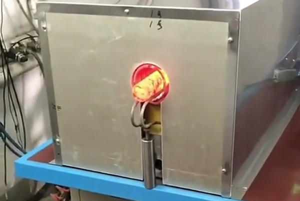 高頻鍛造加熱爐的特點(diǎn)與優(yōu)勢(shì) 結(jié)合自動(dòng)化送料系統(tǒng)應(yīng)用場(chǎng)景(圖2)