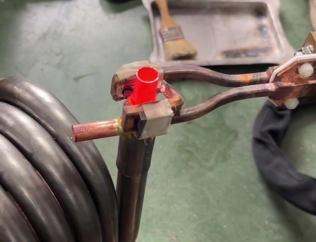 手持式高頻焊機(jī)在焊接銅管方面具有其獨特的優(yōu)勢