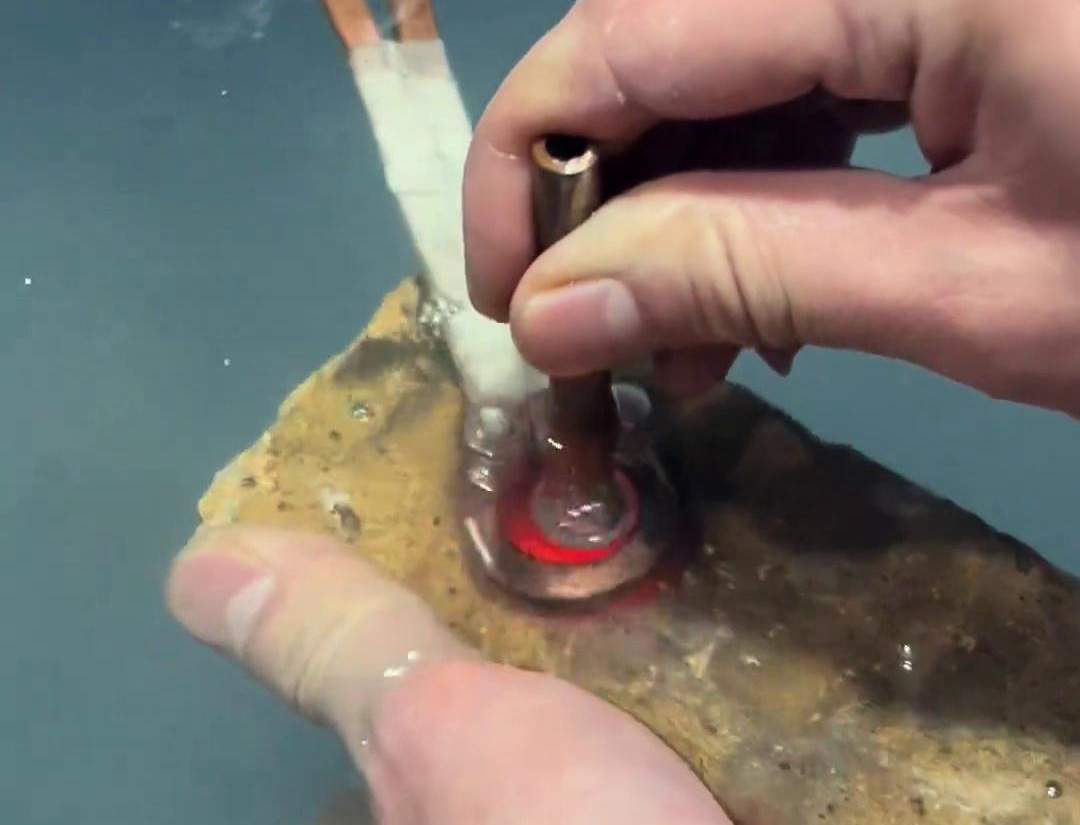 超高頻淬火機是一款功能強大、價格實惠、靈活多用的設(shè)備