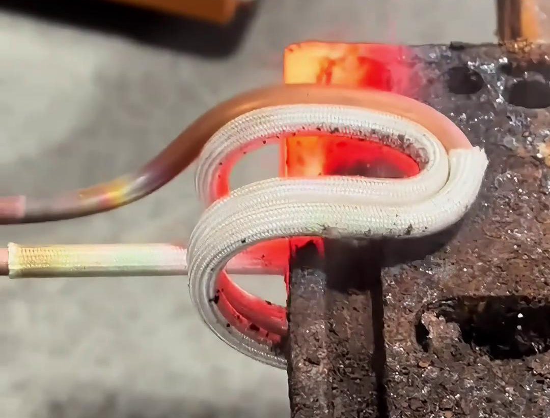 高頻感應(yīng)加熱機(jī)在金屬熱處理中的應(yīng)用與優(yōu)勢分析(圖2) 高頻感應(yīng)加熱機(jī)在金屬熱處理中的應(yīng)用與優(yōu)勢分析(圖2)