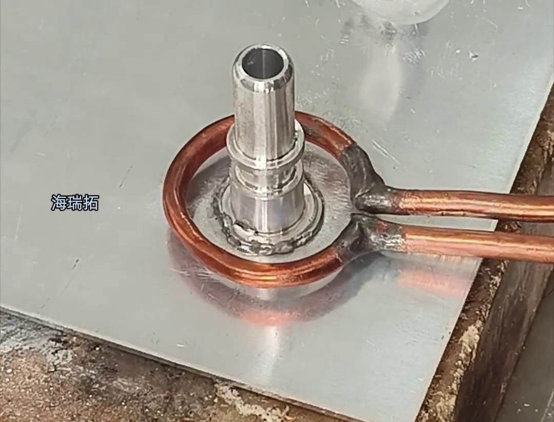 高頻焊接鋁件具有高效、高質(zhì)量、環(huán)保、應(yīng)用領(lǐng)域廣泛等多重優(yōu)勢