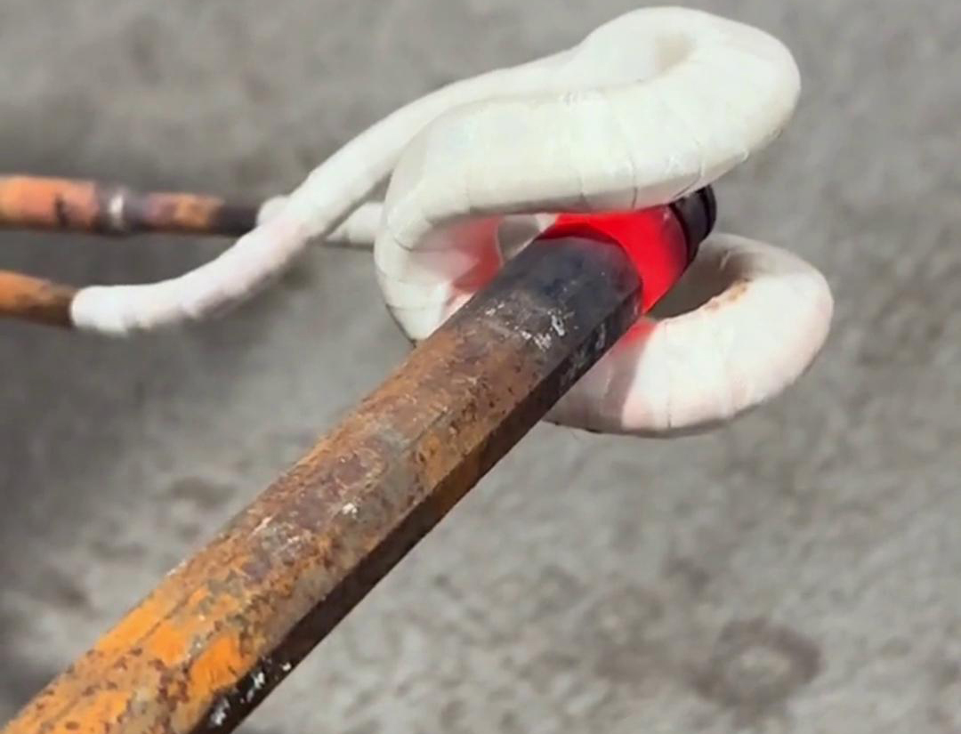 海瑞拓手持式高頻加熱機(jī)助力鈦合金板加工