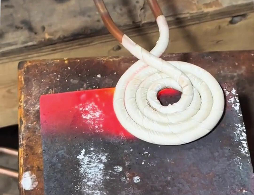 手持式高頻加熱機：鋼板表面處理的高效工具(圖2)