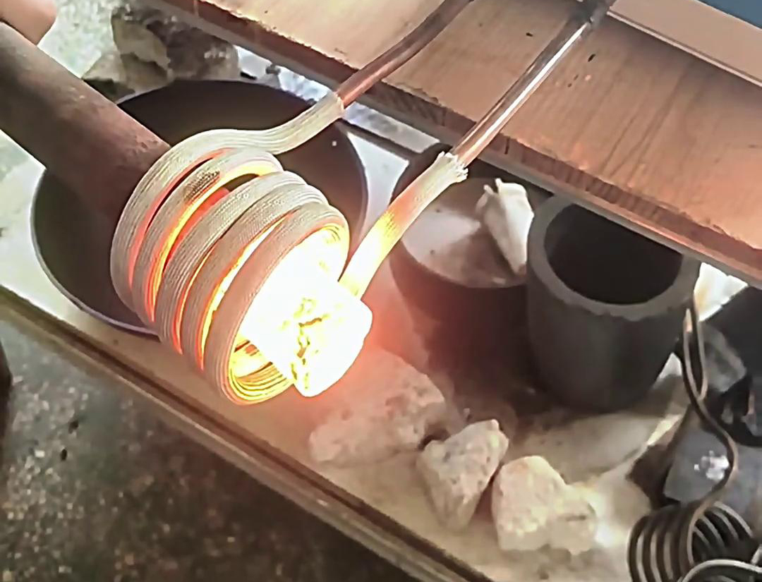 高頻機(jī)棒料加熱用于金屬加工、如熱鍛、熱處理退火、正火、淬火等