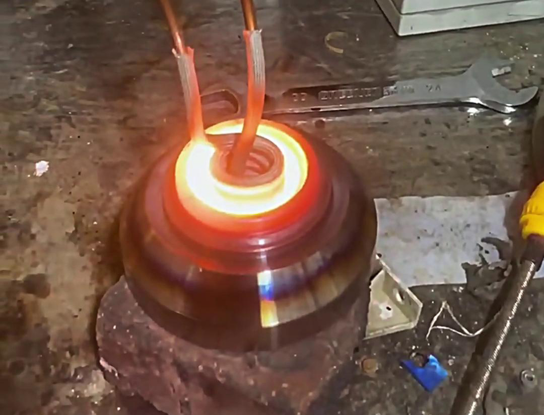 海瑞拓超高頻加熱機(jī)，內(nèi)孔加熱的顛覆者