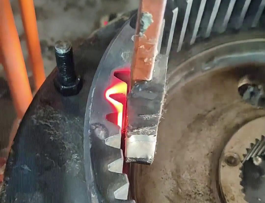 高頻淬火機床在圓形內(nèi)齒平面淬火中的應用