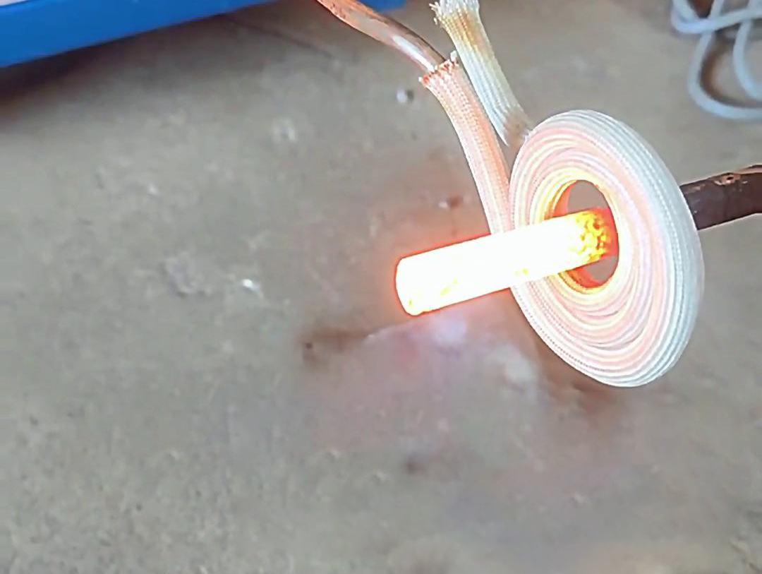 海瑞拓 220V 高頻加熱機，解決金屬熱加工環(huán)節(jié)面臨諸多困擾