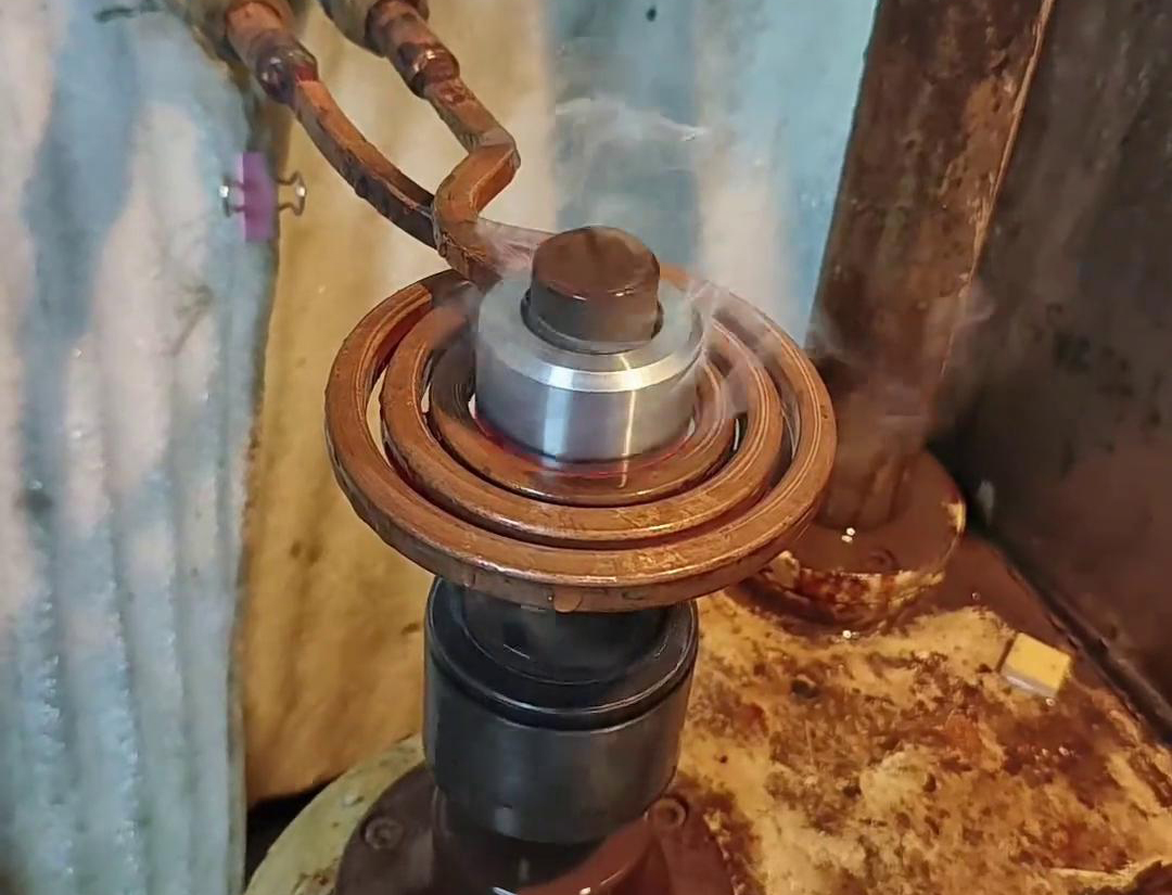 高頻淬火機床對滾輪的淬火熱處理