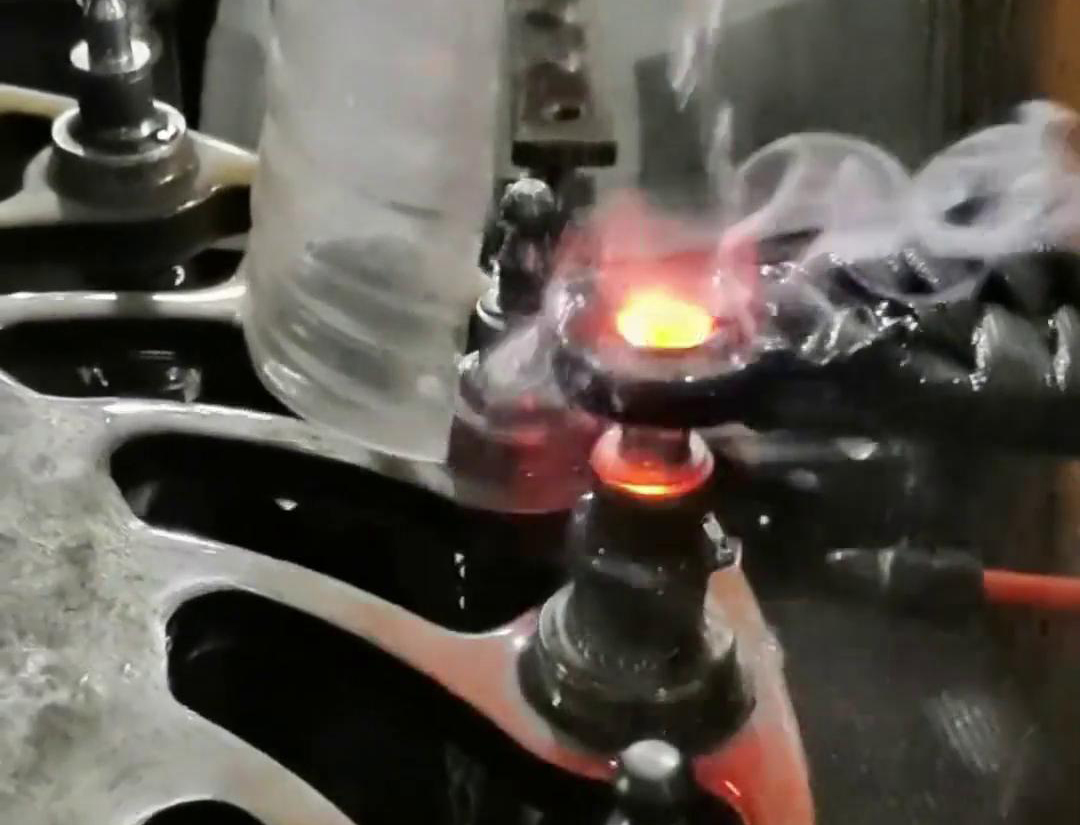 球頭自動(dòng)旋轉(zhuǎn)淬火工裝：提升熱處理效能的關(guān)鍵(圖1)