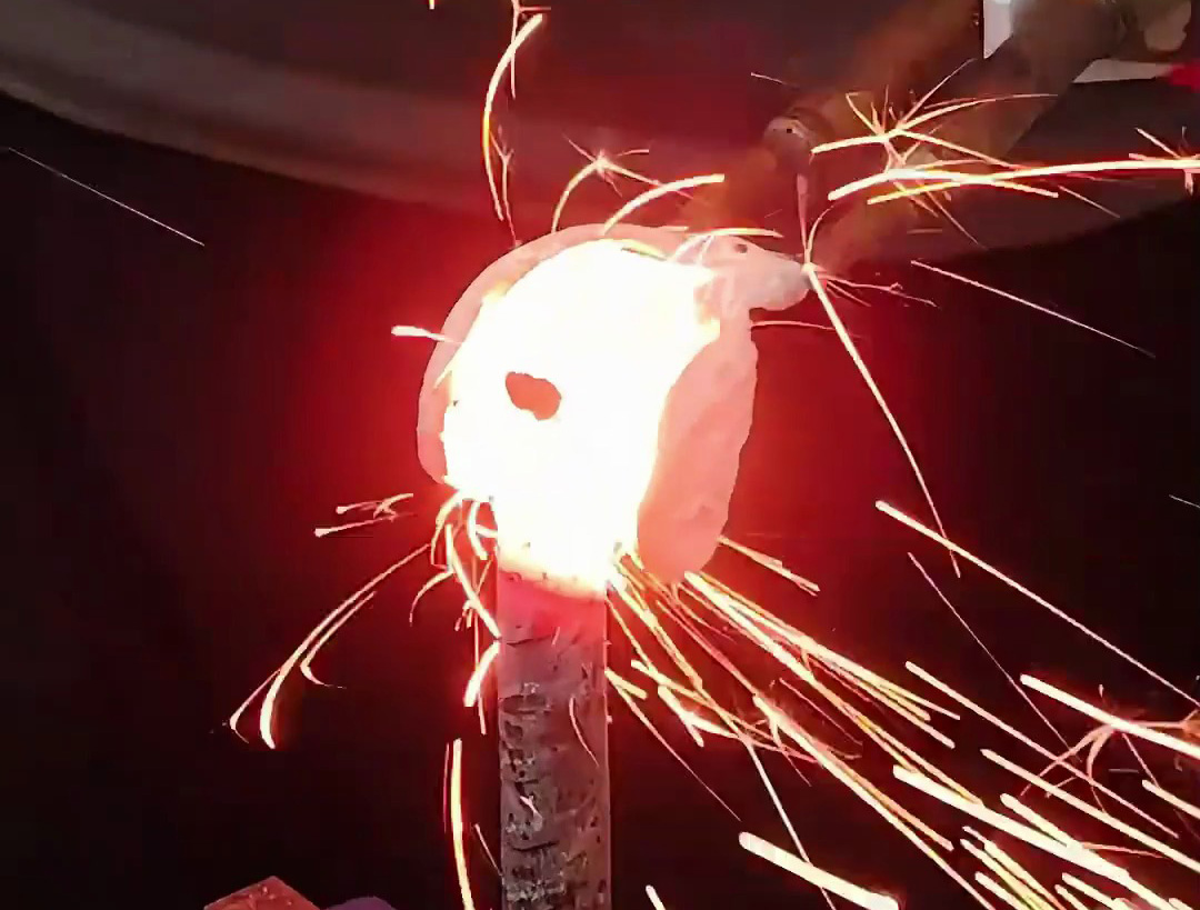 手持式高頻加熱機(jī)，不加熱銅排材料還是螺紋鋼筋金屬