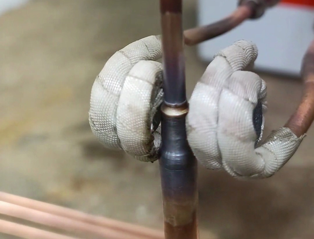 這種焊接方法你知道嗎？高頻焊接設(shè)備無(wú)焊點(diǎn)焊接銅管全過(guò)程