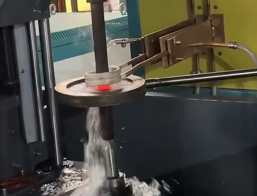 高頻淬火機床操作簡化：行業(yè)門檻降低背后的效率邏輯