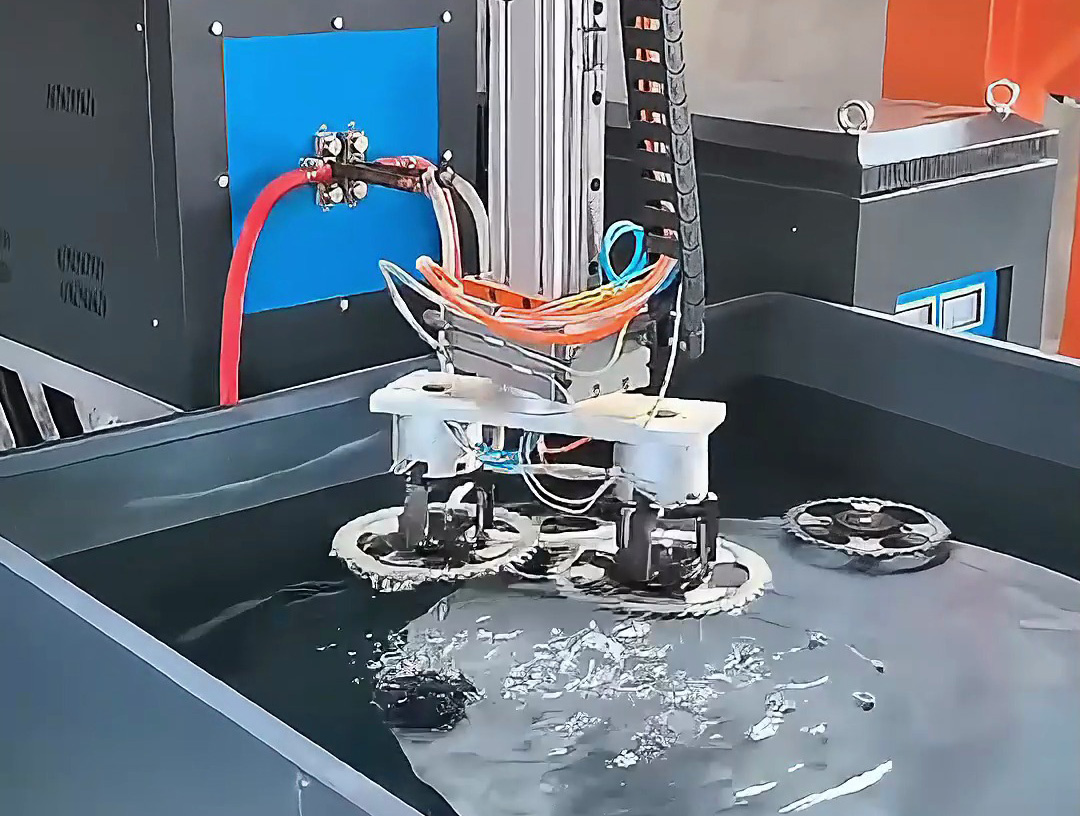 簡易全自動化齒輪 / 鏈輪高頻淬火設(shè)備：六工位旋轉(zhuǎn) + 機械夾具，批量生產(chǎn)的 “性價比之王”