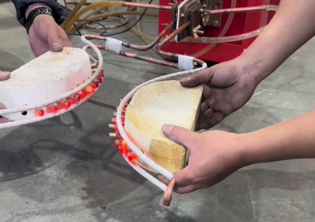 超高頻加熱爐同時加熱多工件，工業(yè)加工新選擇！