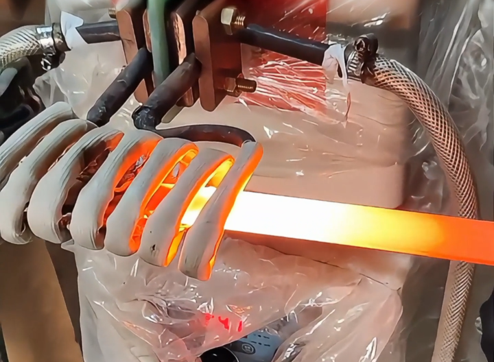 不銹鋼板快速熱處理新方法！超高頻感應(yīng)加熱設(shè)備大揭秘