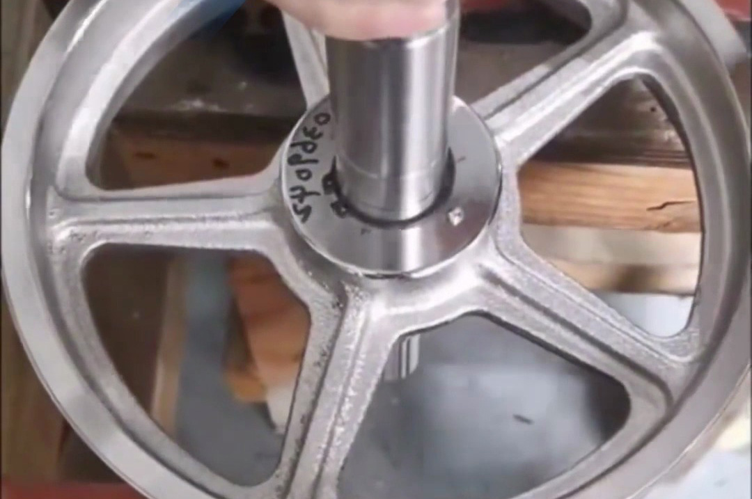 感應(yīng)加熱熱裝配，高效精準(zhǔn)不費(fèi)勁！