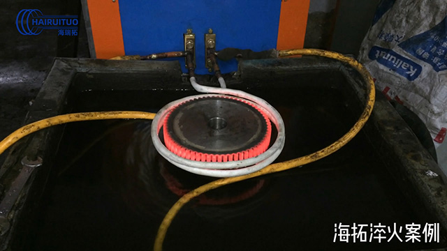 超音頻感應(yīng)加熱設(shè)備對直徑300mm齒輪淬火
