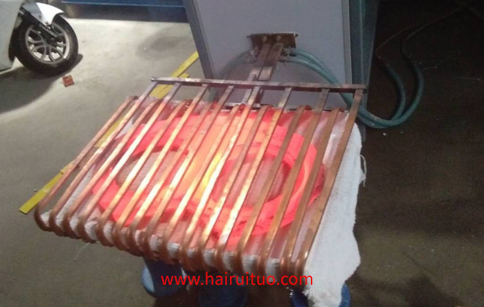 功率過大時(shí)，可采用感應(yīng)加熱電源連續(xù)淬火(圖3)