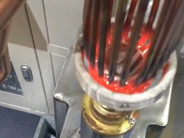 分配器銅管高頻焊接，在線焊接銅管 省時(shí)省力省人工