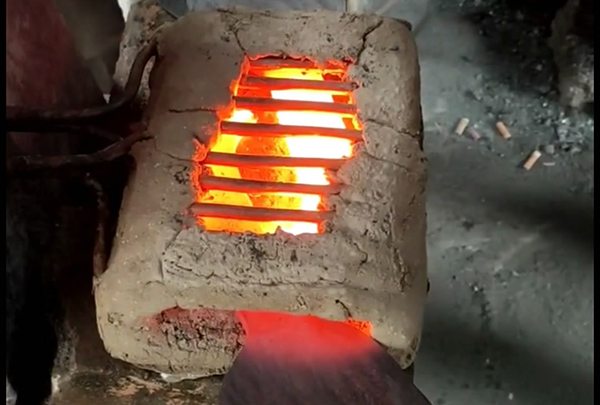 選用全固態(tài)感應(yīng)加熱設(shè)備公司最終會(huì)有保障