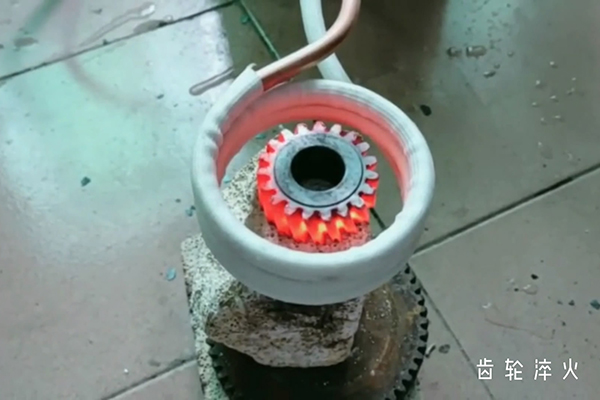 齒輪淬火設備感應加熱設備高頻爐淬火機床(圖2)