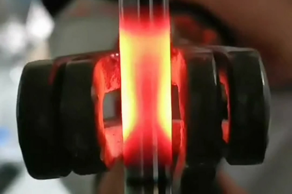 手持式高頻加熱機(jī)對不銹鋼棒退火熱處理