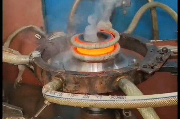 高頻淬火機床對不規(guī)則軸淬火