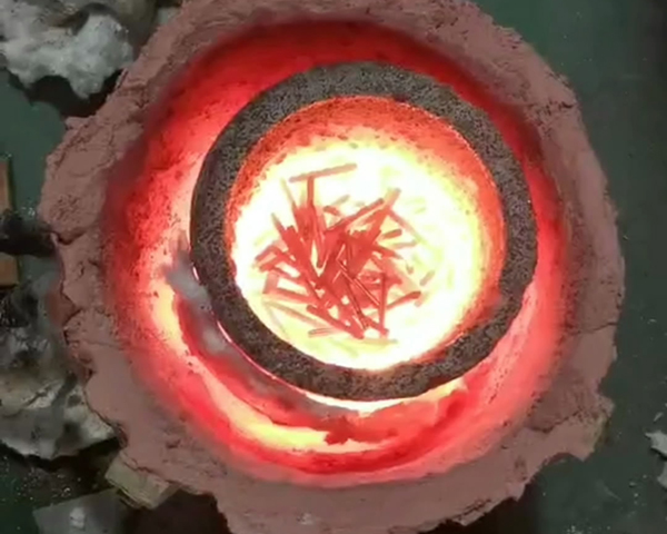 金屬熔煉爐材料不熔化，溫度不再升高