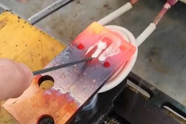 超高頻加熱機(jī)調(diào)諧電源的額定電壓、額定功率