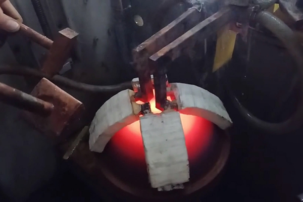 開(kāi)口式感應(yīng)加熱電源的功率容量和電流頻率的選擇(圖2)