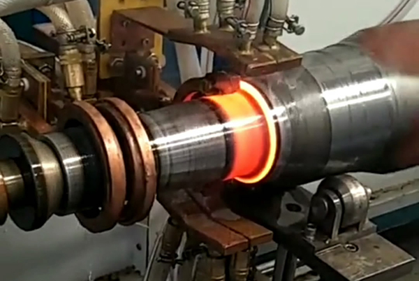 軋鋼中頻加熱爐廣泛應(yīng)用于淬火、機(jī)械設(shè)備熱處理等各行各業(yè)(圖3) 軋鋼中頻加熱爐廣泛應(yīng)用于淬火、機(jī)械設(shè)備熱處理等各行各業(yè)(圖3)