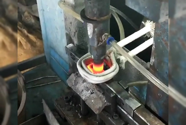 什么是中高頻感應(yīng)加熱機，中高頻感應(yīng)加熱機的特點是什么？